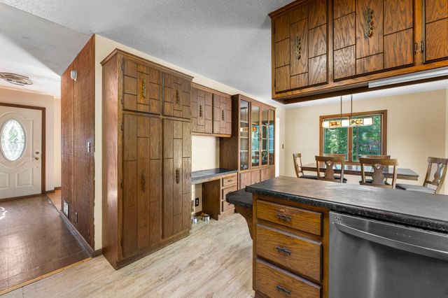 32350 Cedar Crest Trail NE, North Branch, MN 55056