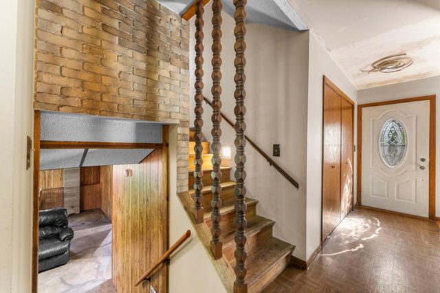 32350 Cedar Crest Trail NE, North Branch, MN 55056