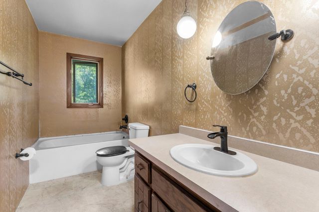 32350 Cedar Crest Trail NE, North Branch, MN 55056