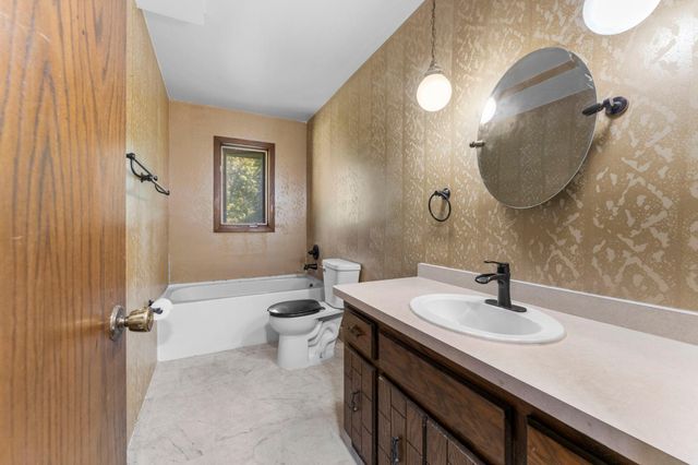 32350 Cedar Crest Trail NE, North Branch, MN 55056
