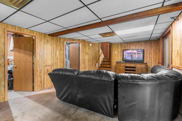 32350 Cedar Crest Trail NE, North Branch, MN 55056