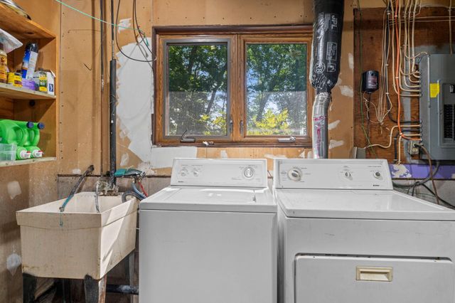 32350 Cedar Crest Trail NE, North Branch, MN 55056