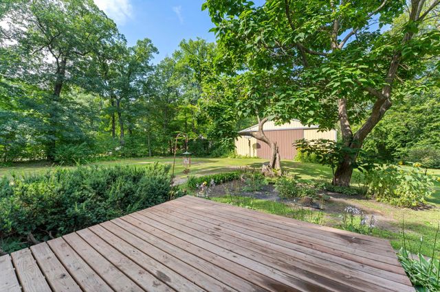 32350 Cedar Crest Trail NE, North Branch, MN 55056