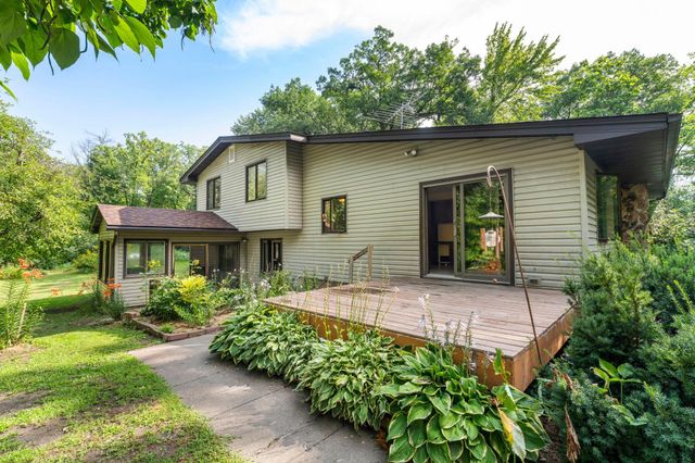 32350 Cedar Crest Trail NE, North Branch, MN 55056