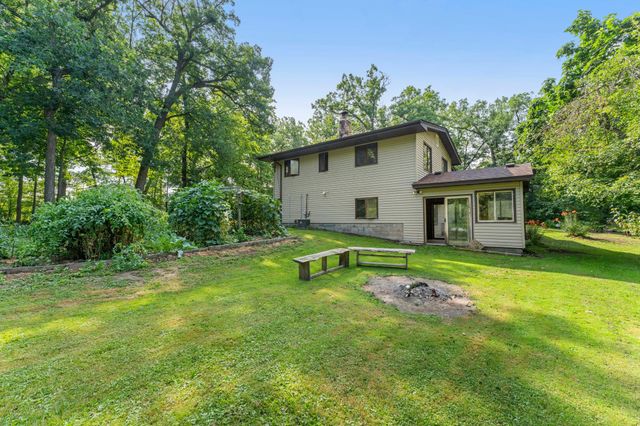 32350 Cedar Crest Trail NE, North Branch, MN 55056