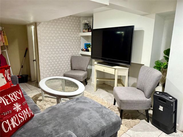 359 Wellwood Drive, Shirley, NY 11967