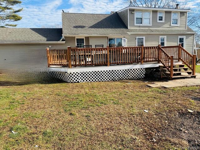 359 Wellwood Drive, Shirley, NY 11967