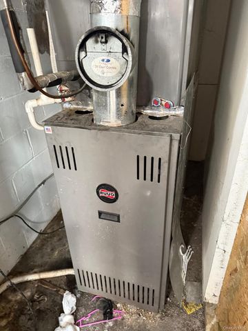 359 Wellwood Drive, Shirley, NY 11967