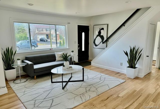 359 Wellwood Drive, Shirley, NY 11967