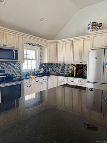 359 Wellwood Drive, Shirley, NY 11967