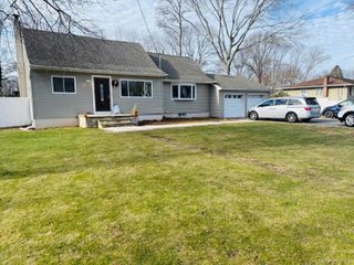 359 Wellwood Drive, Shirley, NY 11967