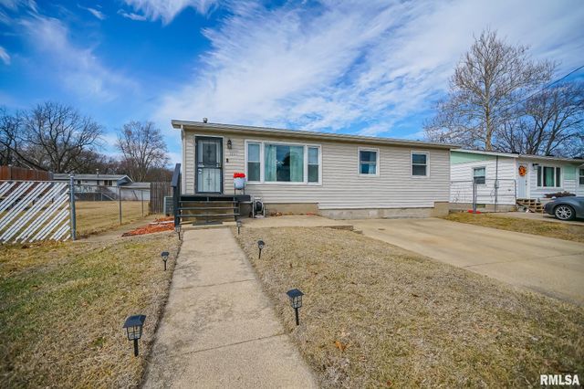 221 N STEWART Street, Creve Coeur, IL 61610