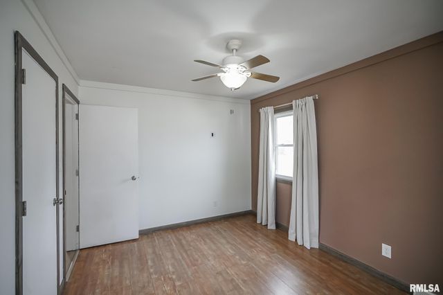 221 N STEWART Street, Creve Coeur, IL 61610