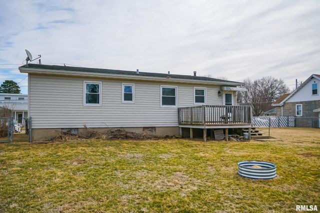 221 N STEWART Street, Creve Coeur, IL 61610