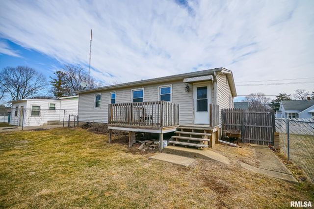 221 N STEWART Street, Creve Coeur, IL 61610