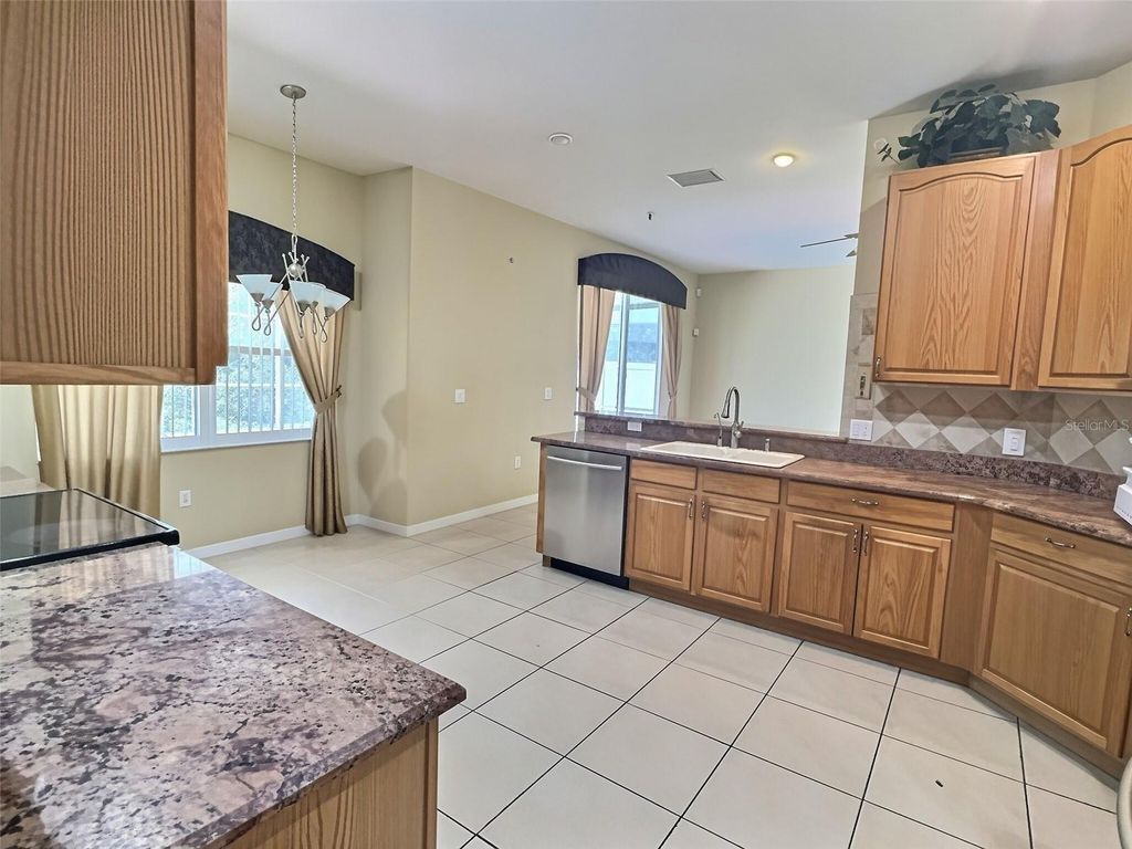 Image 5 of property listing at 2414 HURON CIRCLE, Kissimmee, FL 34746