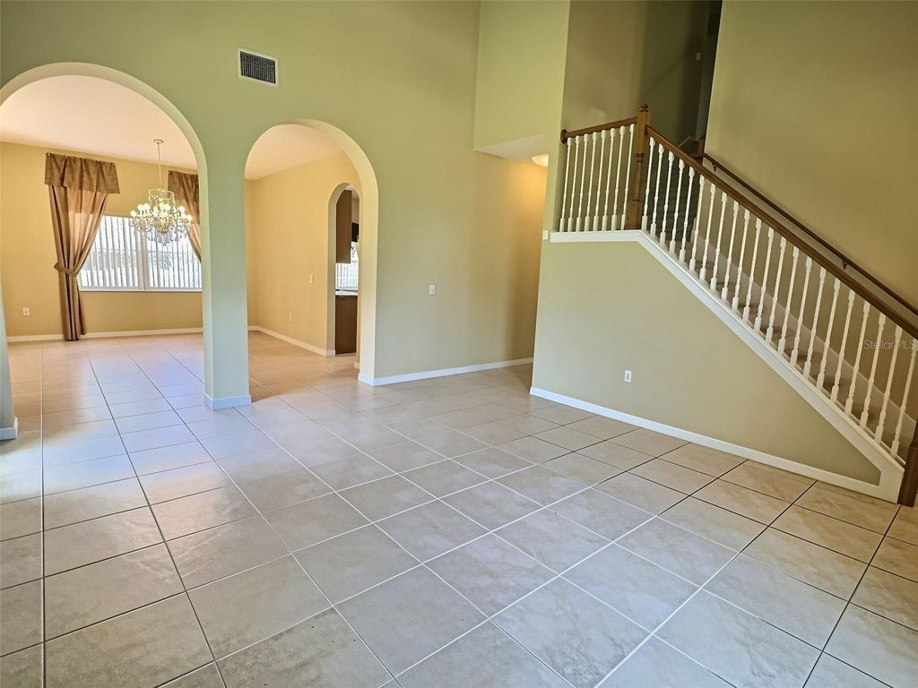 Image 6 of property listing at 2414 HURON CIRCLE, Kissimmee, FL 34746