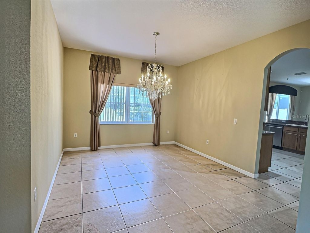 Image 8 of property listing at 2414 HURON CIRCLE, Kissimmee, FL 34746