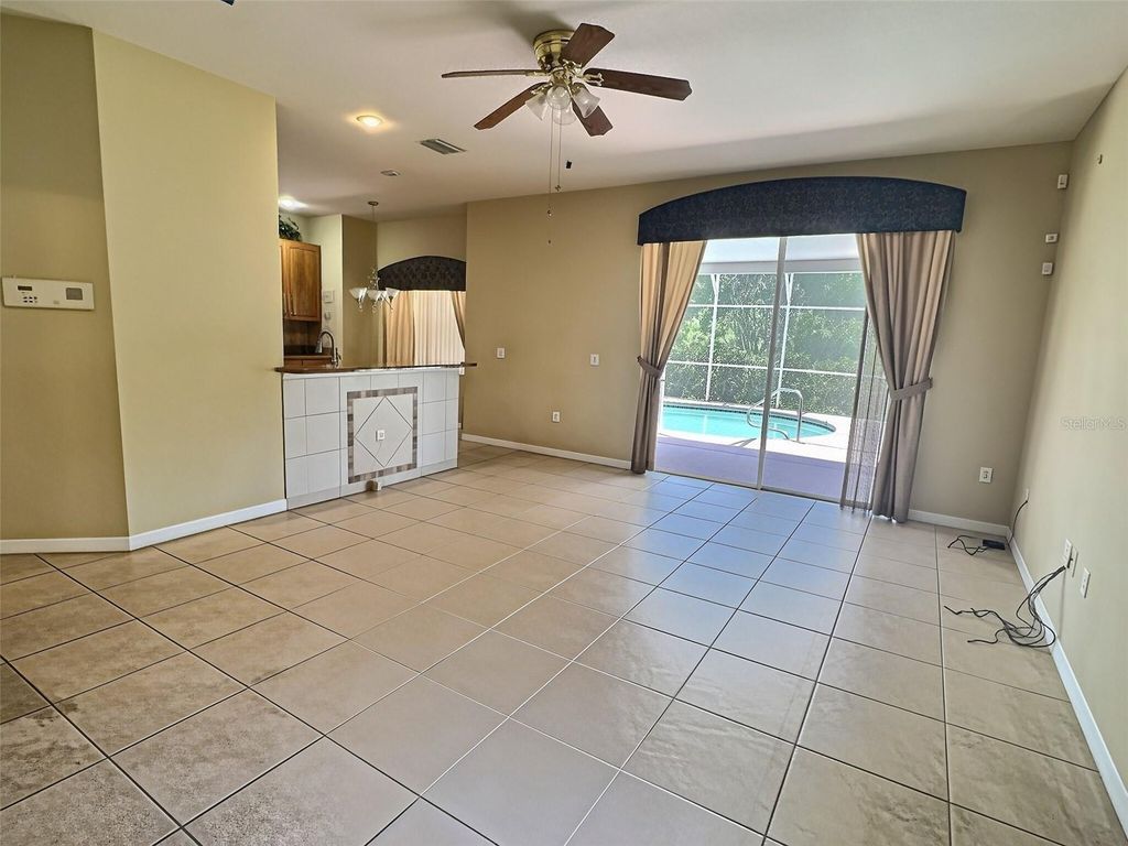 Image 10 of property listing at 2414 HURON CIRCLE, Kissimmee, FL 34746