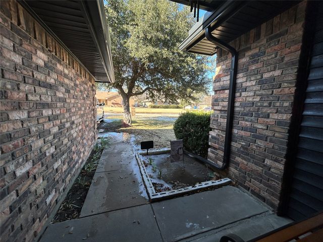 612 Arleta Lane, Ennis, TX 75119