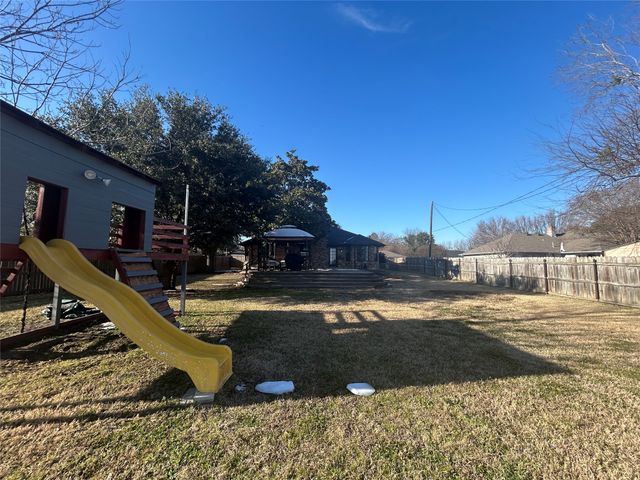 612 Arleta Lane, Ennis, TX 75119