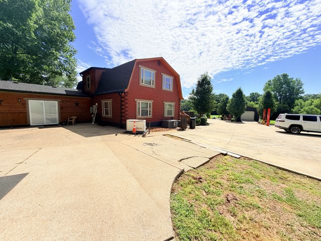 3021 Nicole Rd, Clarksville, TN 37040
