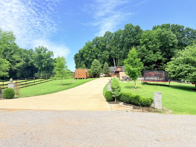 3021 Nicole Rd, Clarksville, TN 37040