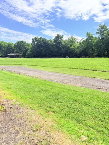 3021 Nicole Rd, Clarksville, TN 37040