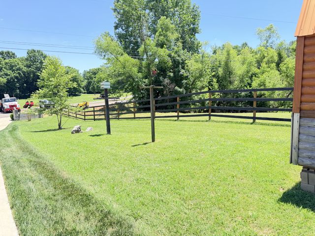 3021 Nicole Rd, Clarksville, TN 37040