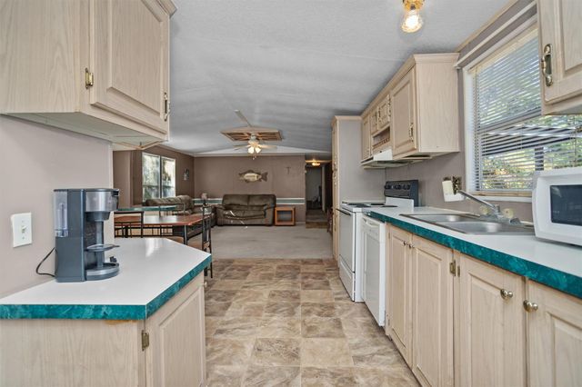 288 Cardinal Way Circle, Brookeland, TX 75931