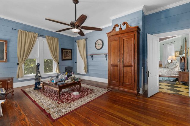 900 E Fannin, Marshall, TX 75670