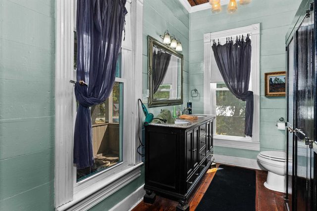 900 E Fannin, Marshall, TX 75670