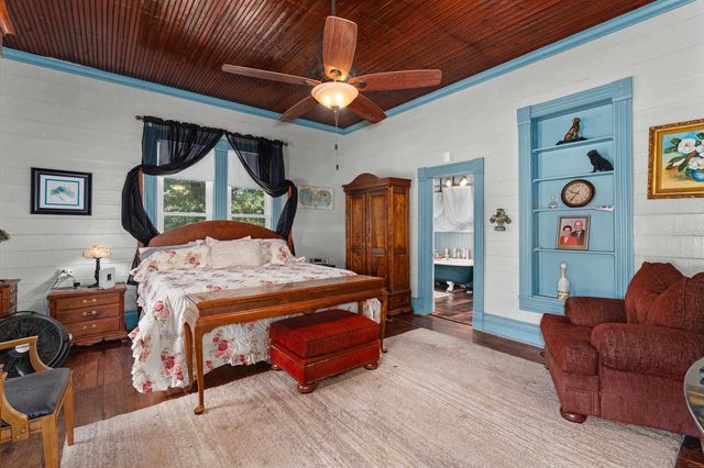 900 E Fannin, Marshall, TX 75670