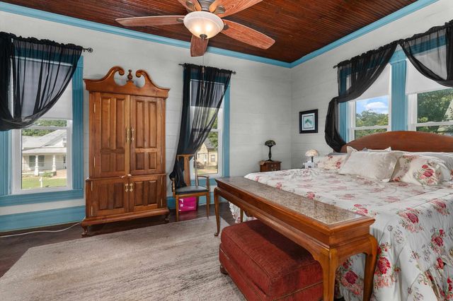 900 E Fannin, Marshall, TX 75670