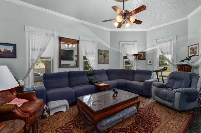 900 E Fannin, Marshall, TX 75670