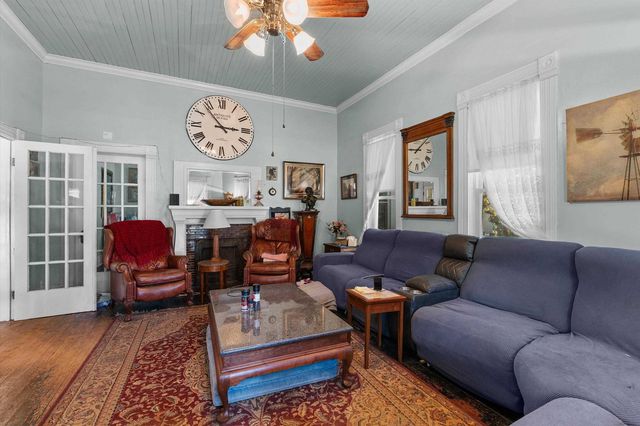 900 E Fannin, Marshall, TX 75670