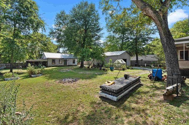 900 E Fannin, Marshall, TX 75670