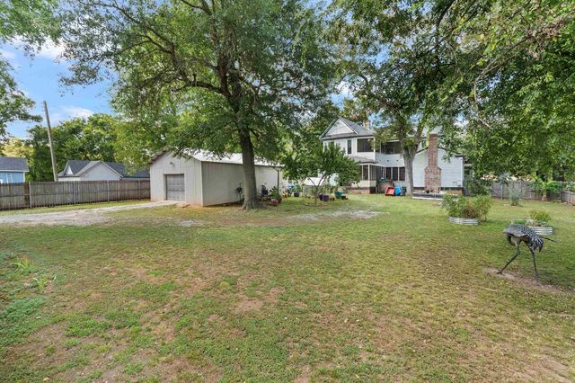 900 E Fannin, Marshall, TX 75670