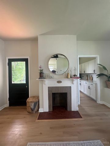 6211 Coleridge Avenue, Cincinnati, OH 45213