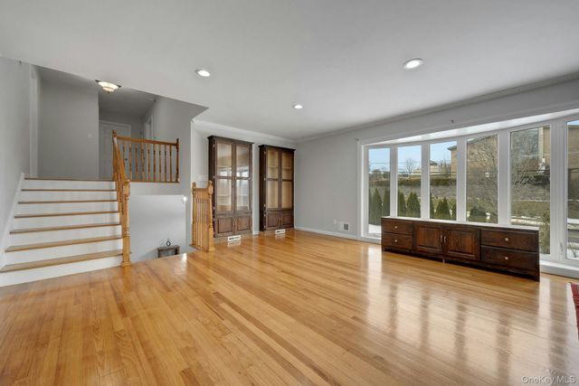 84 Palmer Avenue, Scarsdale, NY 10583