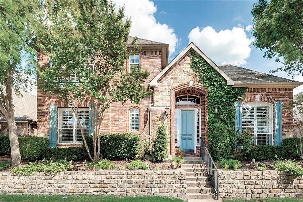946 Briar Oaks Drive, Rockwall, TX 75087
