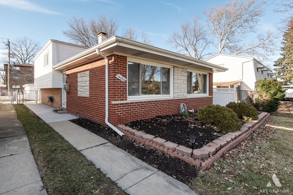 14024 S Saginaw Avenue, Burnham, IL 60633