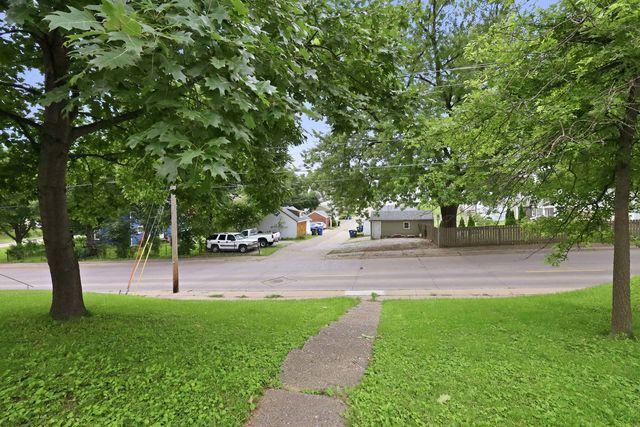 1120 W Lombard Street, Davenport, IA 52804