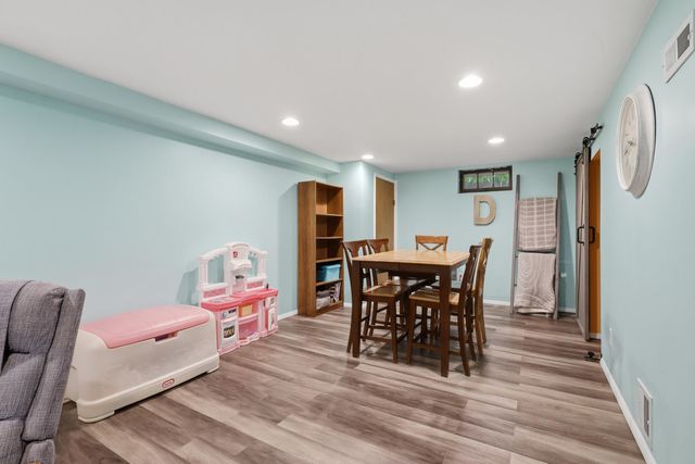 1120 W Lombard Street, Davenport, IA 52804
