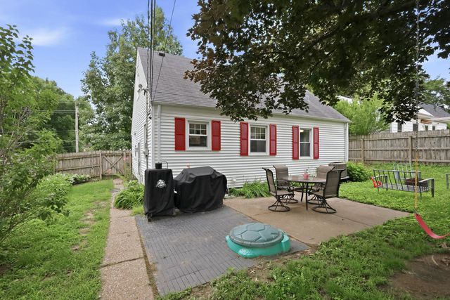 1120 W Lombard Street, Davenport, IA 52804
