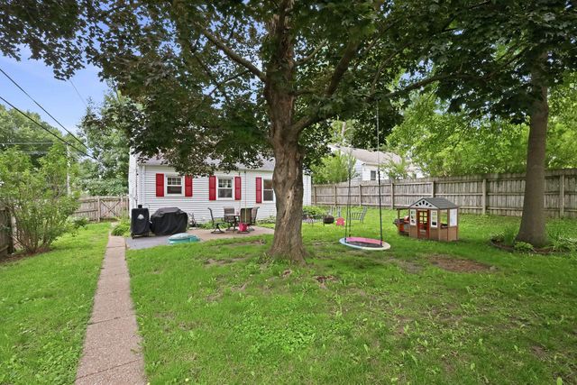 1120 W Lombard Street, Davenport, IA 52804