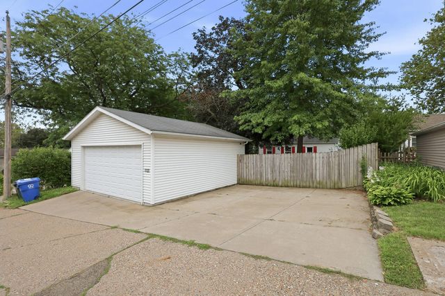 1120 W Lombard Street, Davenport, IA 52804
