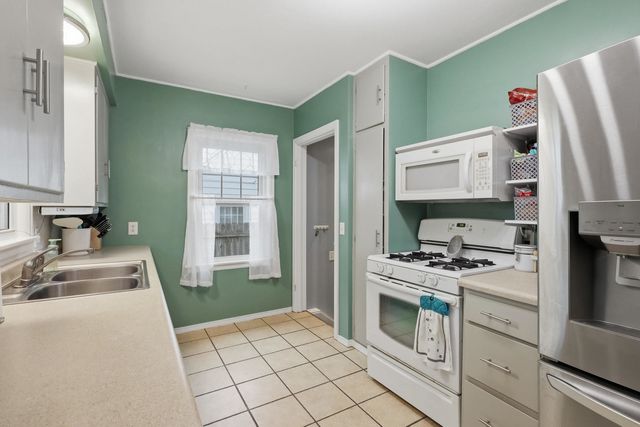 1120 W Lombard Street, Davenport, IA 52804