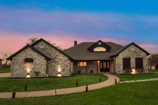 111 Luther Lane, Heath, TX 75032