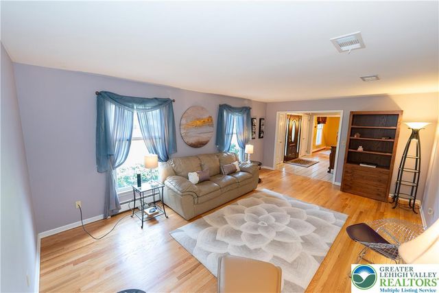 4290 Ascot Circle, Lower Macungie Twp, PA 18103